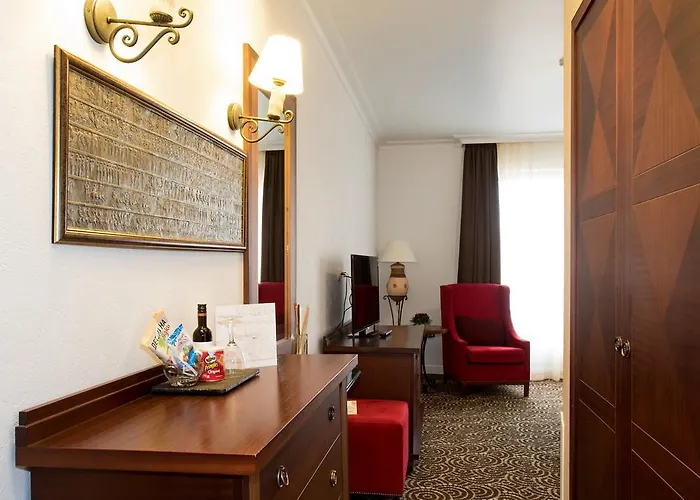 Хотел Arena Di Serdica 5*