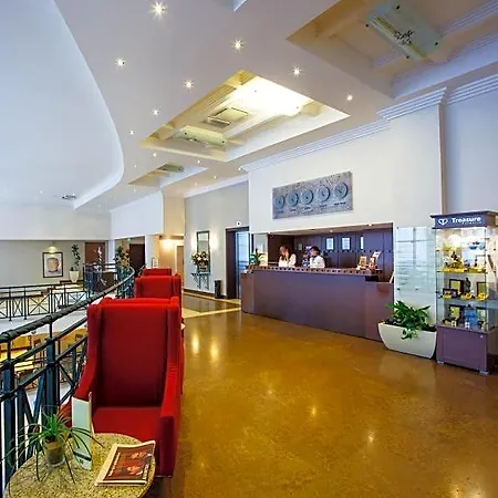 Hotel Arena Di Serdica 5*